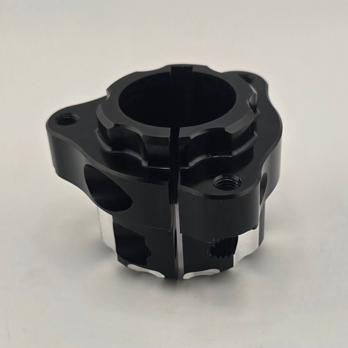 Revolver Hubs - Dual Pinch Bolt Rear Hub